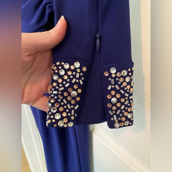 Vince Camuto Size 4 Long-Sleeve Embellished Faux-Wrap Gown in Royal Blue - Picture 5 of 13